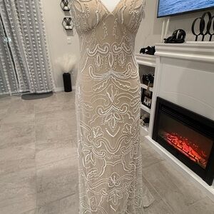 Jump Apparel Cream Sleeveless V-Neck Wedding Gown